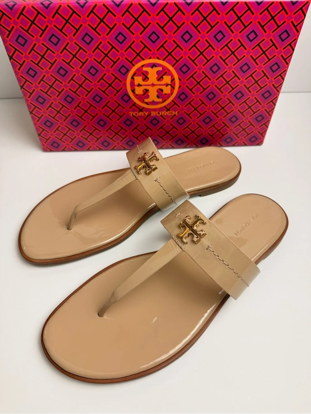 Tory Burch Mini Everly Flat Sandals Goan Sand Gold Patent Thong Women’s US 11